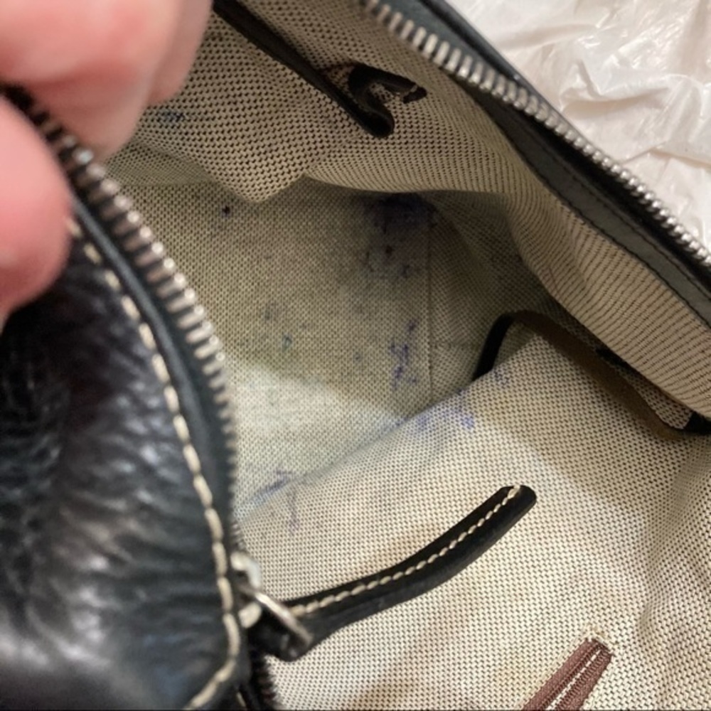 Dooney and Bourke black leather zipper bag - Picture 14 of 15